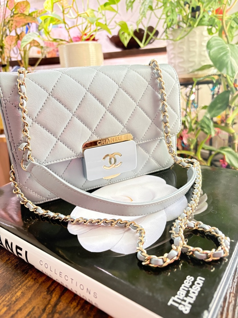 CHANEL Quilted Leather Shoulder Bag in Powder Blue with Gold Hardware - Picture 2 of 7